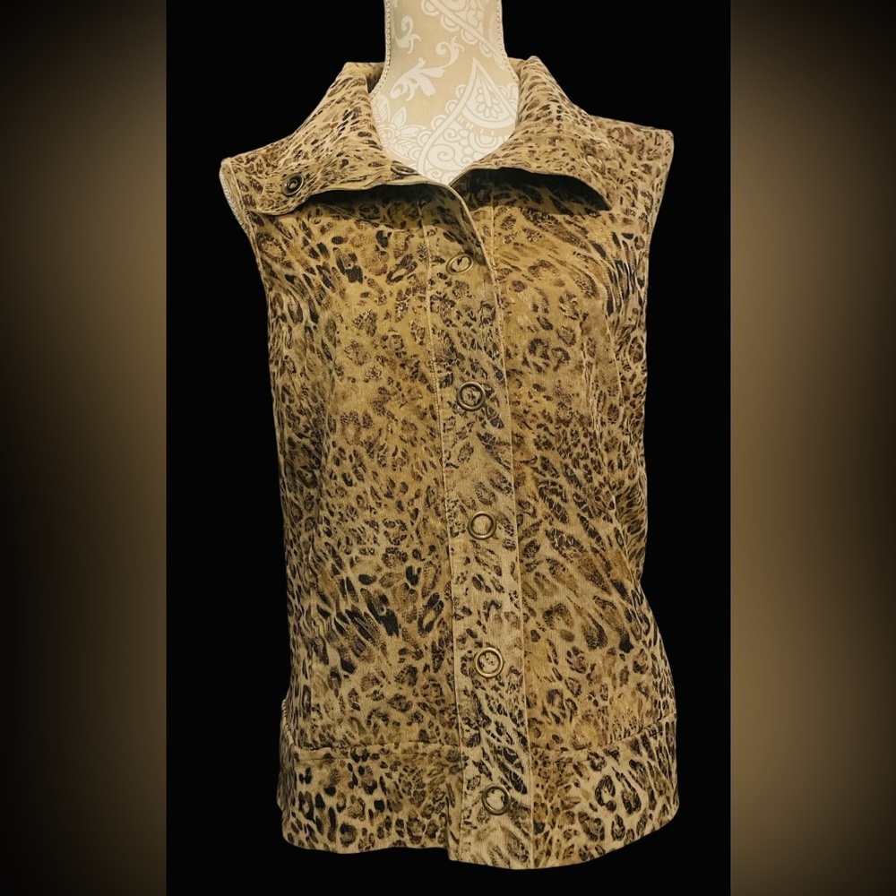 Company Collection Animal Print Button Down Sleeveless Blouse Top Sz Large